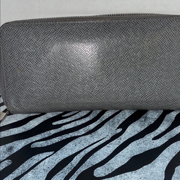 Louis Vuitton Handbags - Louis Vuitton Silver Tiaga Wallet